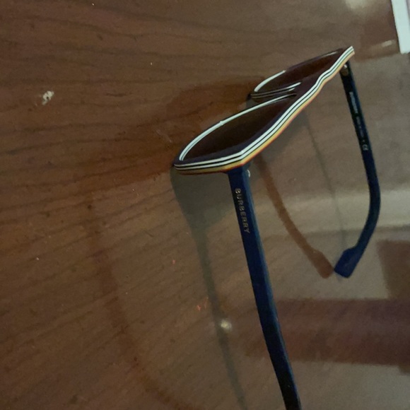 Burberry Sunglasses - Picture 6 of 6